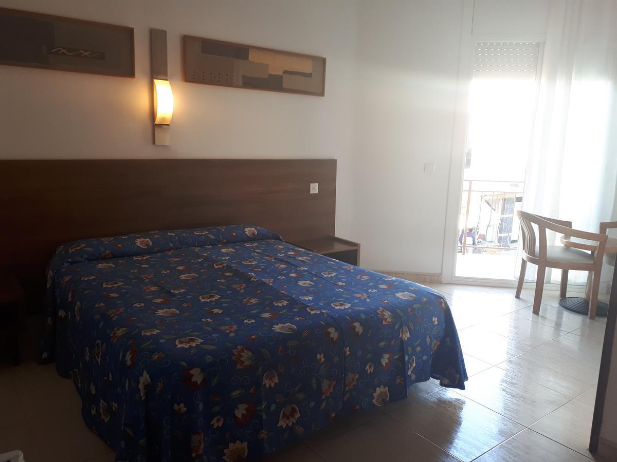 Hostal Margarita 皮内达德马尔 外观 照片