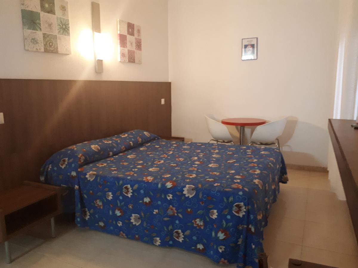 Hostal Margarita 皮内达德马尔 外观 照片